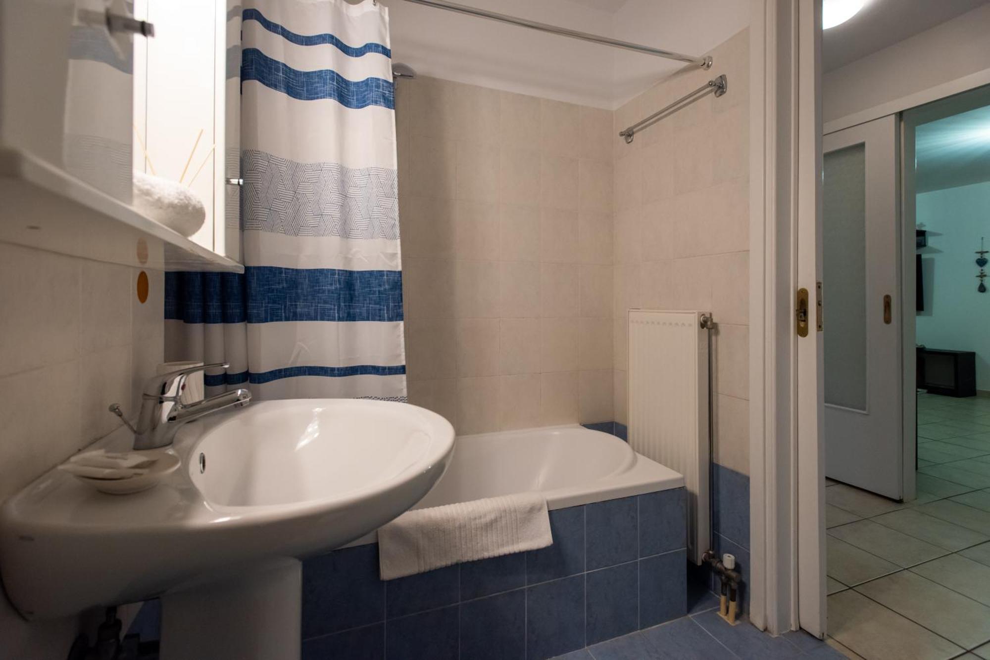 Kg Acropolis Escape Spa Apartment 雅典 外观 照片